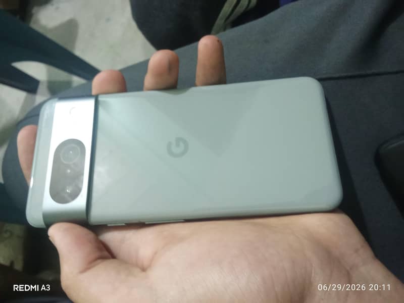 Google Pixel 8 4