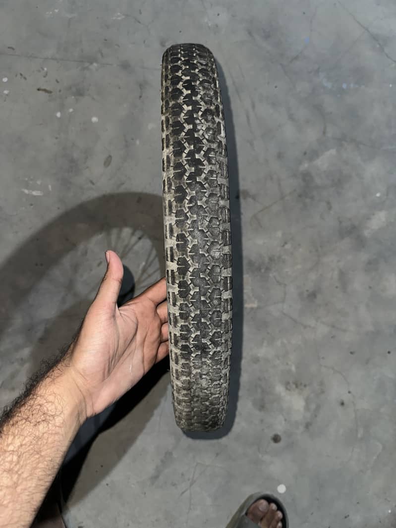 70 back tyre 1