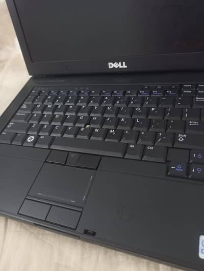 Dell Latitude E6400 in original condition. All neat and original.