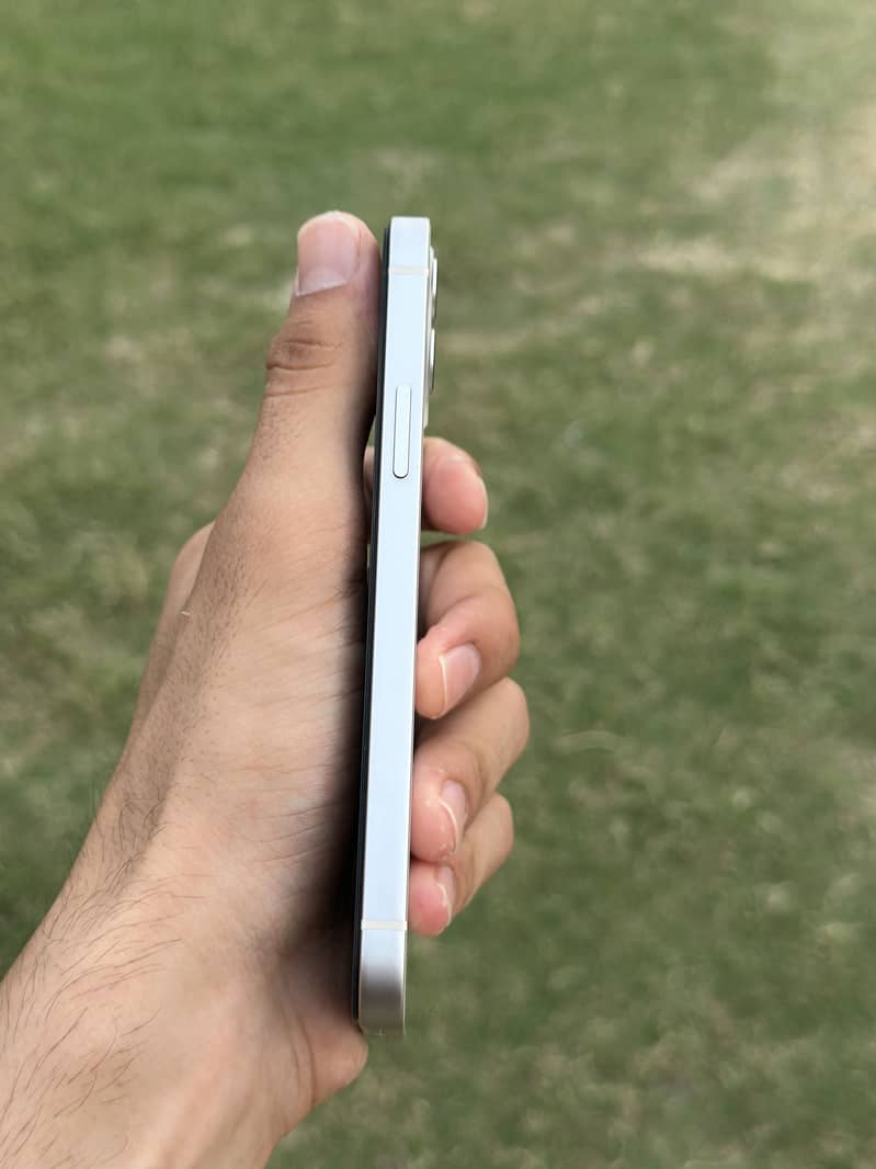 Apple iPhone 12 2