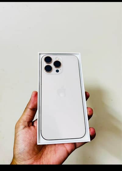 Apple iPhone 16 Pro Max