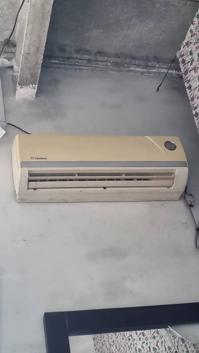 dawlance 1 ton split ac