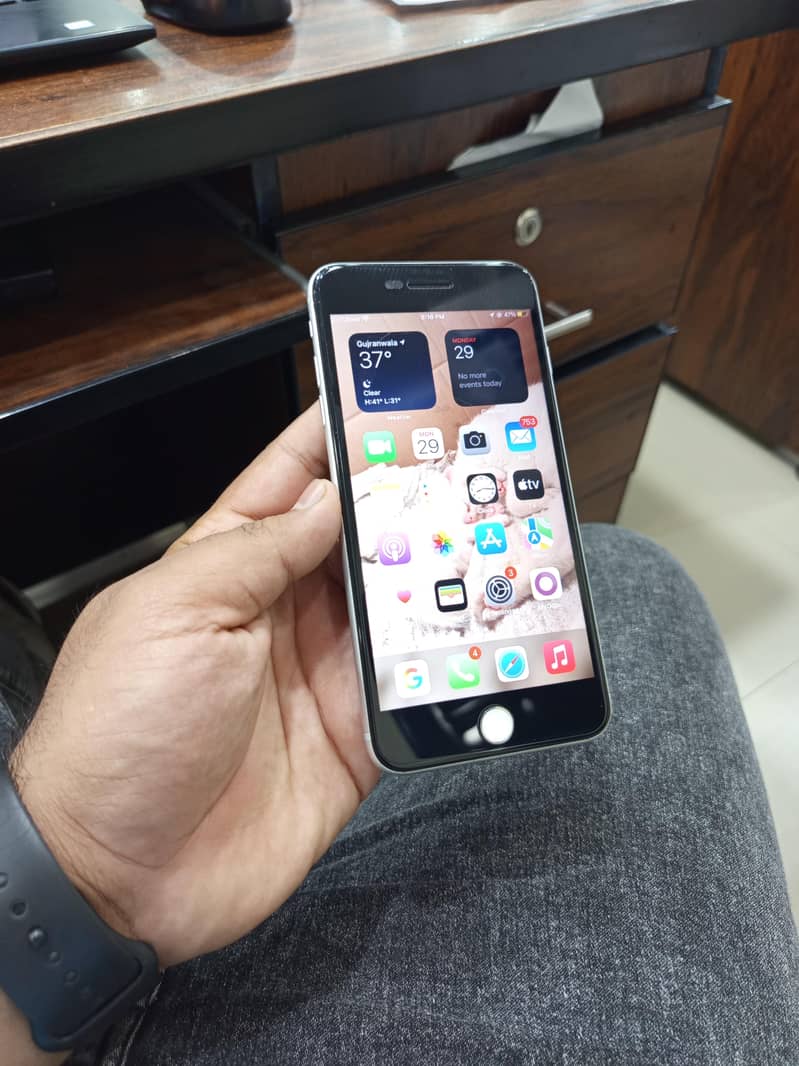 Apple iPhone 7 Plus 4