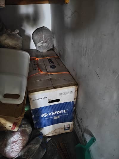 Gree 1 Ton AC for Sale ( Only 4 Months used )
