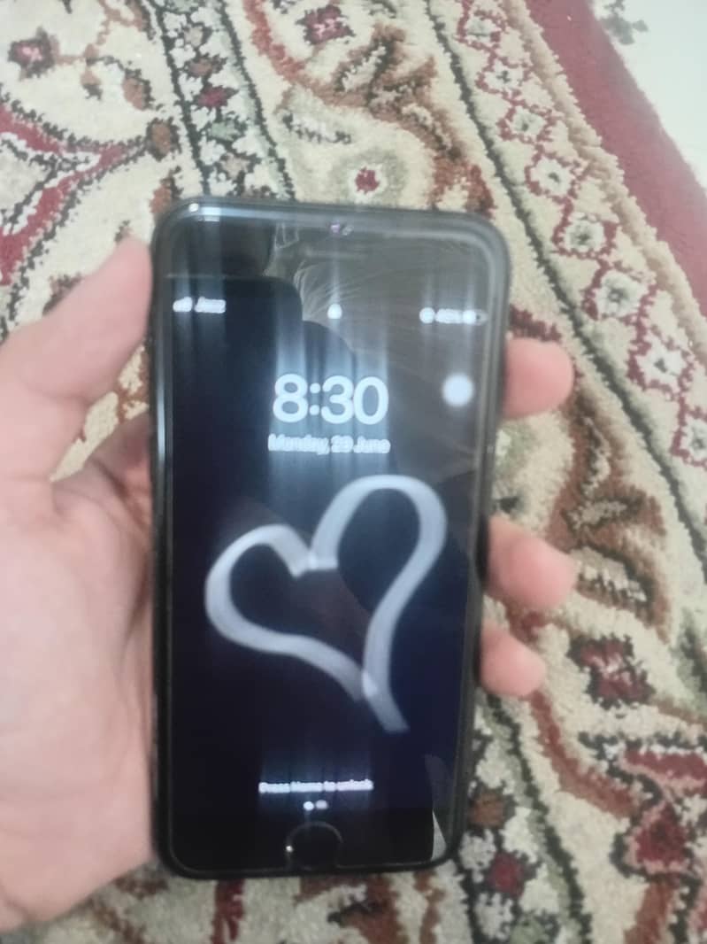 Apple iPhone 7 0