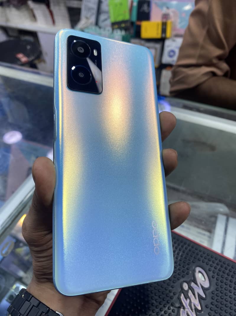 OPPO A76 1
