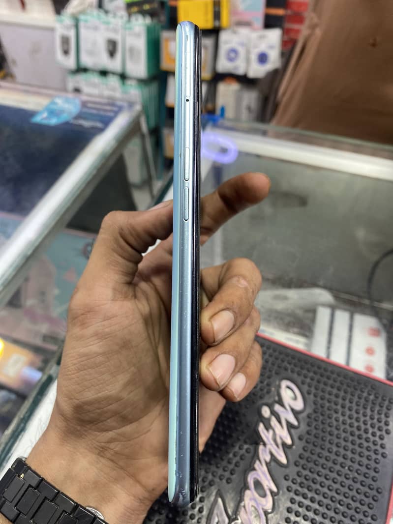 OPPO A76 3
