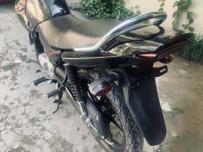 Ybr 125  2025 Model
