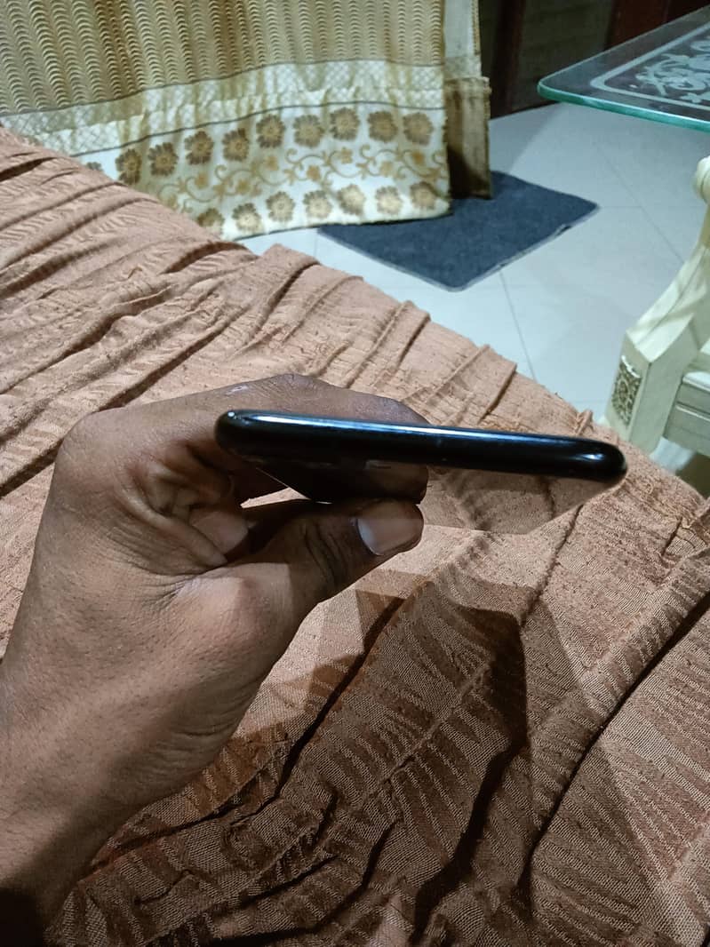 Apple iPhone 7 Plus 4
