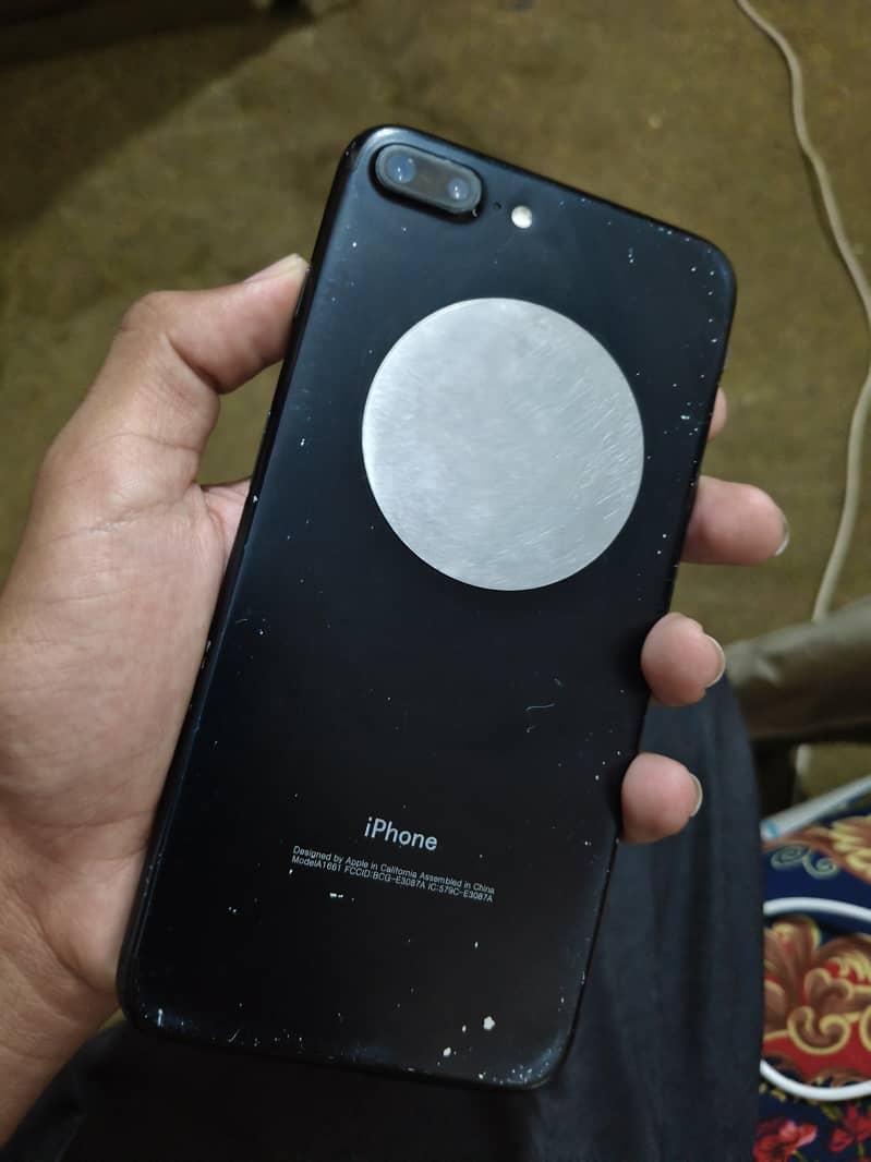 Apple iPhone 7 Plus 1