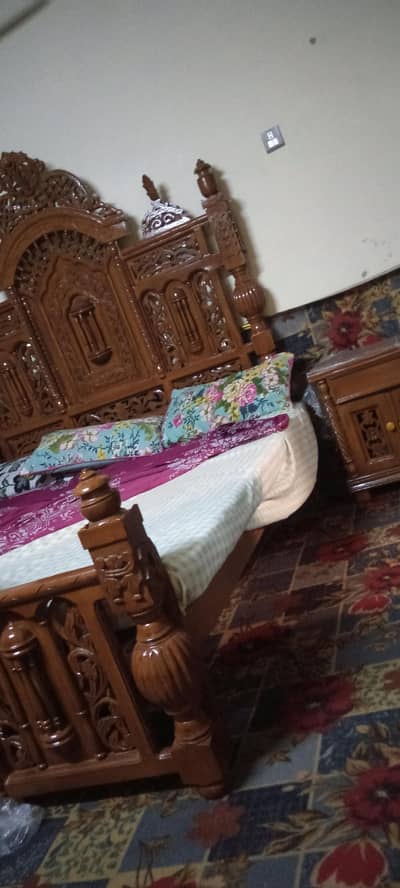 2 bed set for sale 1 wooden chinioti