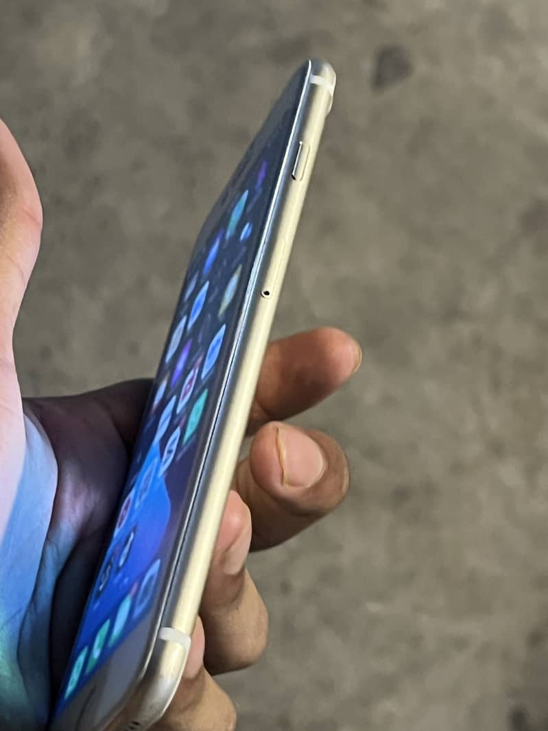Apple iPhone 7 Plus 5