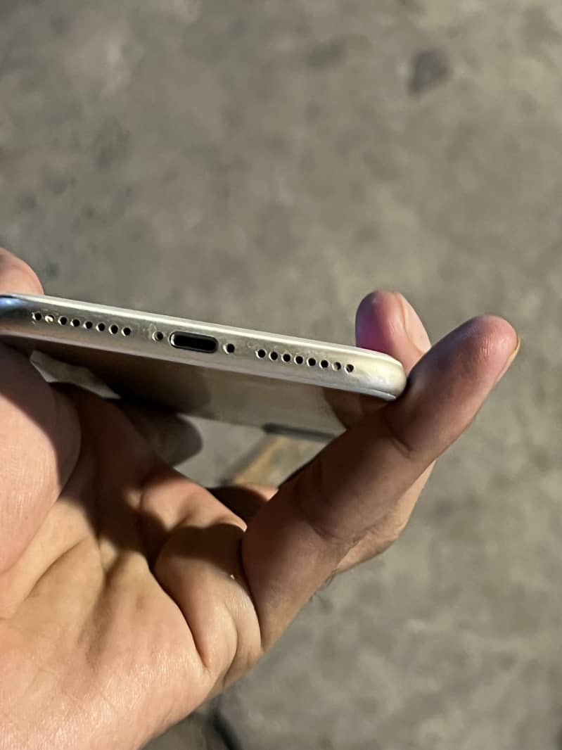 Apple iPhone 7 Plus 6