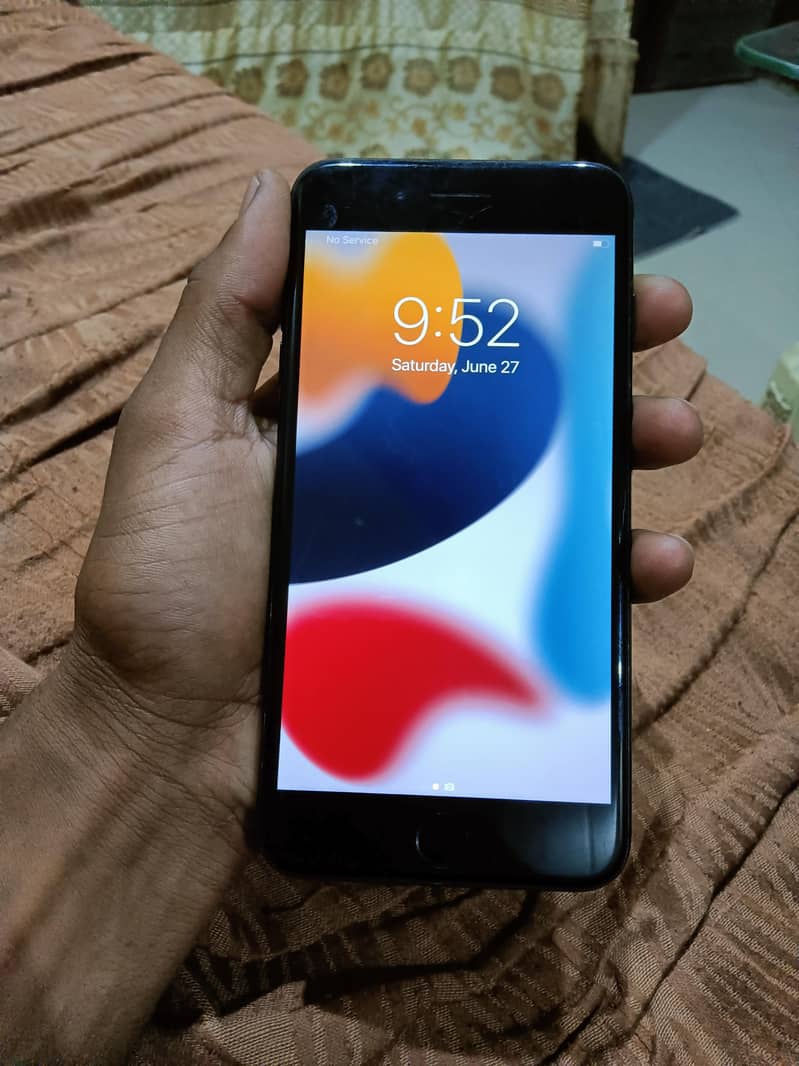 Apple iPhone 7 Plus 0