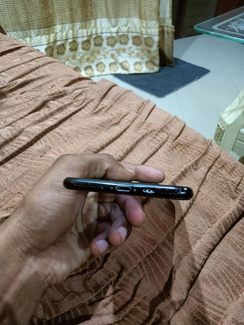 Apple iPhone 7 Plus 4