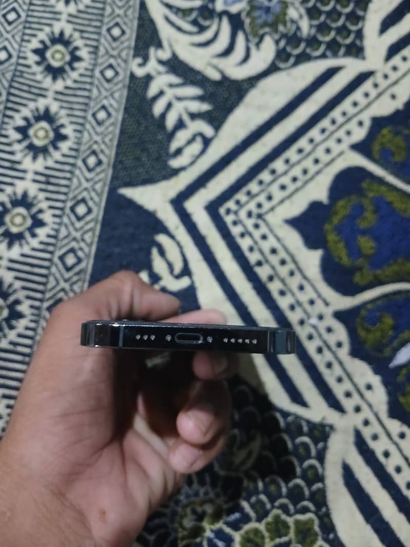 iphone 13 pro 2