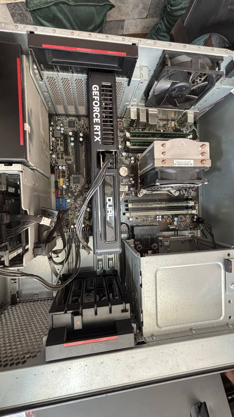 Lenovo ThinkStation P520 Xeon W-2123 24GB RAM Workstation 2