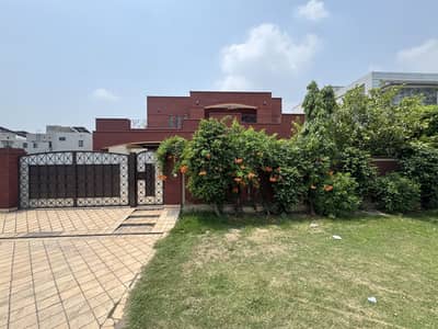 1 KANAL HOUSE FOR RENT DHA PHASE 6 (ORIGINAL PICS)