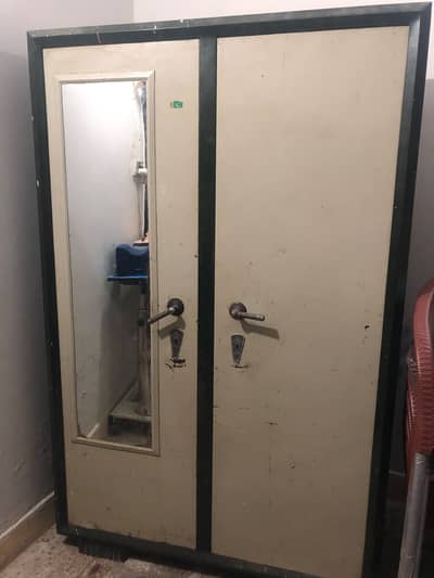 Iron Almari for sale (Motay gage ki bhari almari)