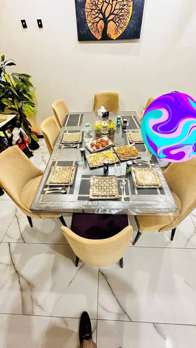 8 seater Dinning table