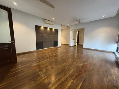 1 KANAL CORNER HOUSE FOR RENT DHA PHASE 5 (AC INSTALL)