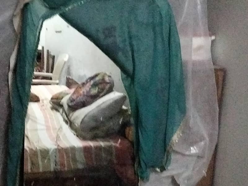 ڈریسنگ ٹیبل 4