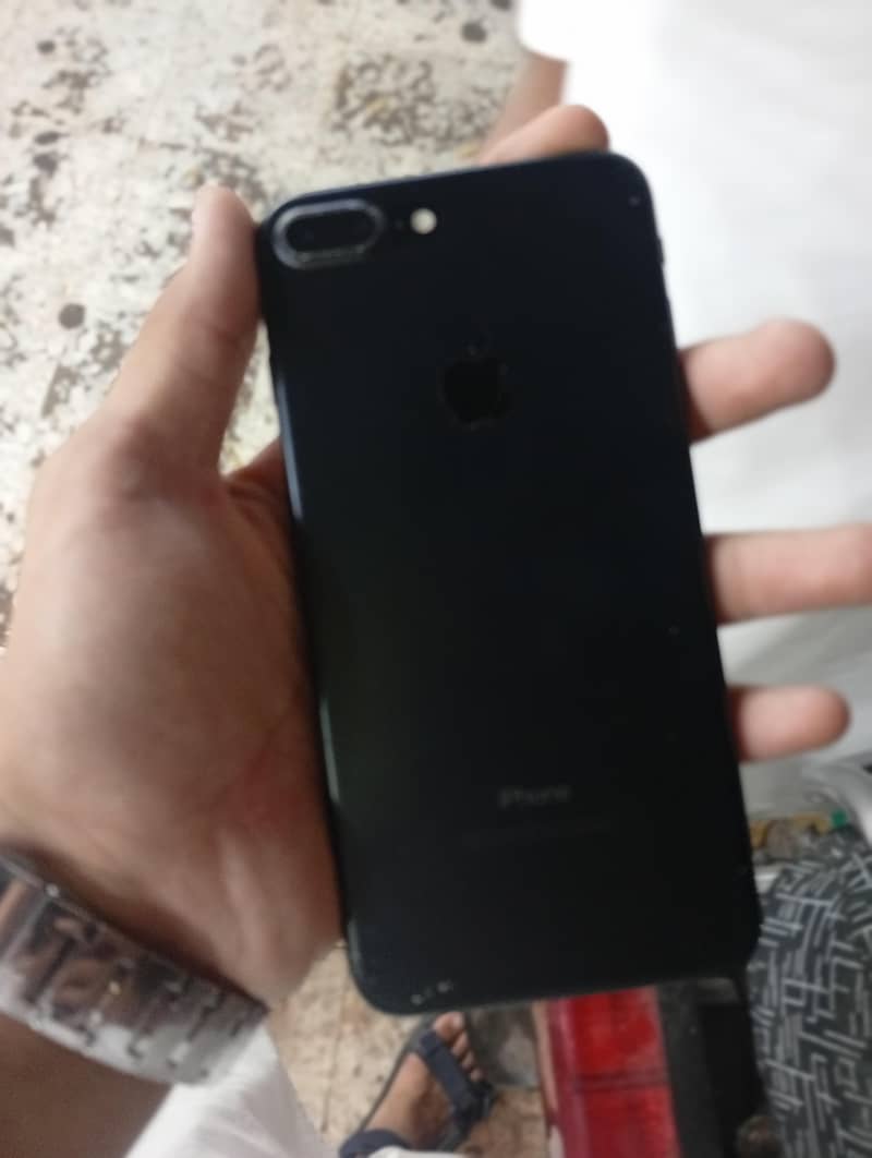 Apple iPhone 7 Plus 2