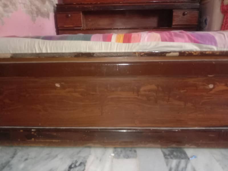 bed dressing table 2