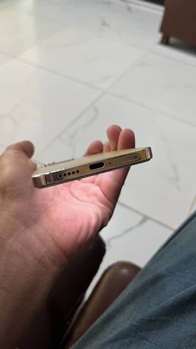 Vivo V23 5g good mobile good condaion