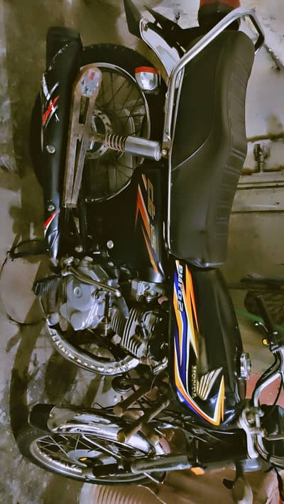 Honda  18 model fresh condition color Black oringnal Tanki tapy