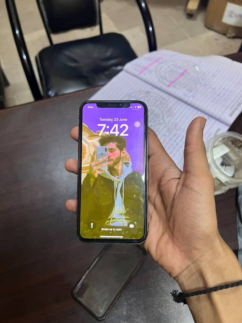 iPhone X 9