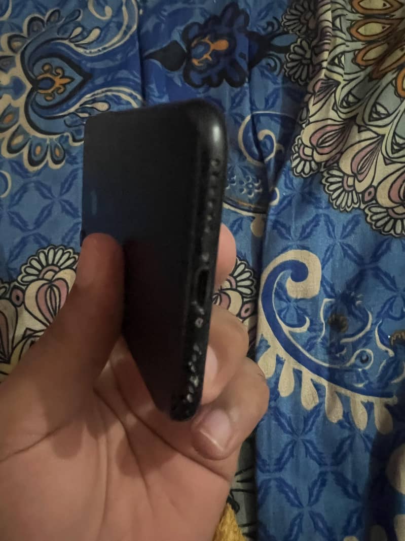 Apple iPhone 7 2