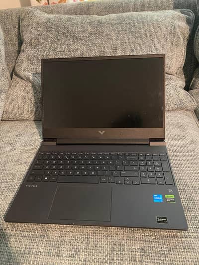GAMING LAPTOP HP VICTUS RTX 3050 144hz display