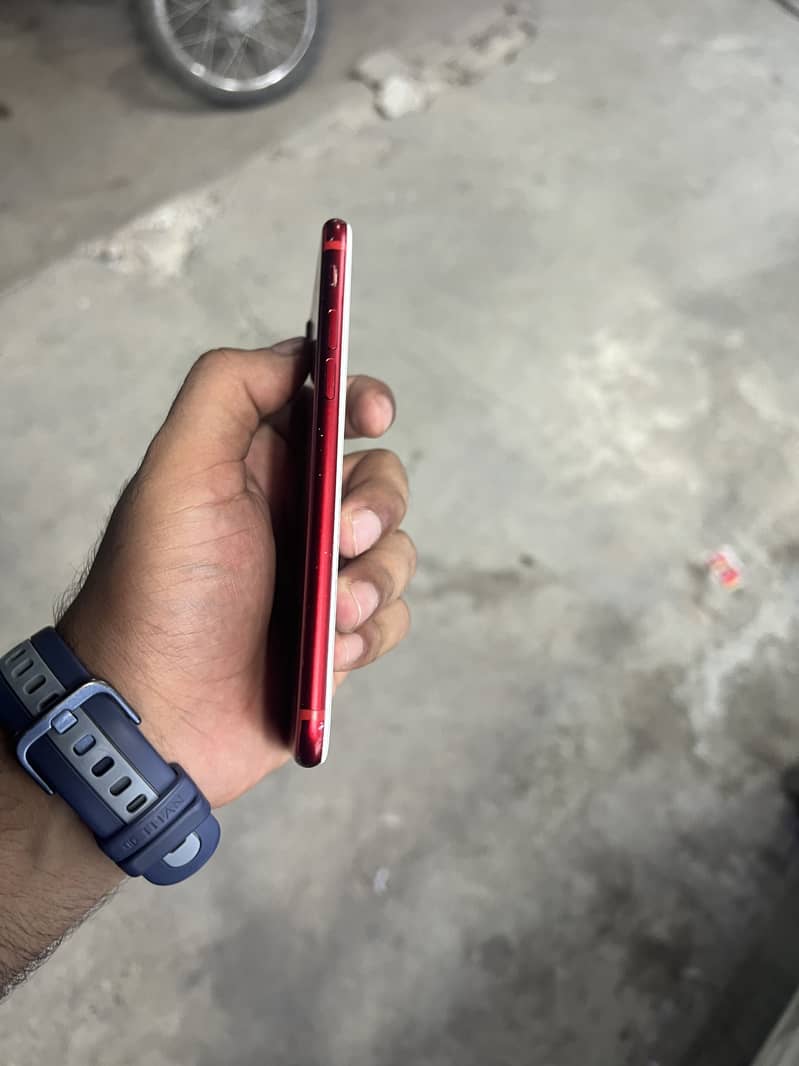 Apple iPhone 7 3