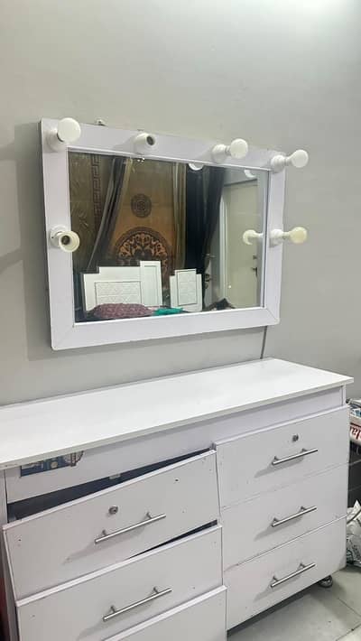 Printesty vanity (dressing table) with bollywood lights frame