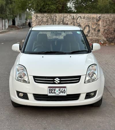 Suzuki Swift DLX 2015 Home Used.