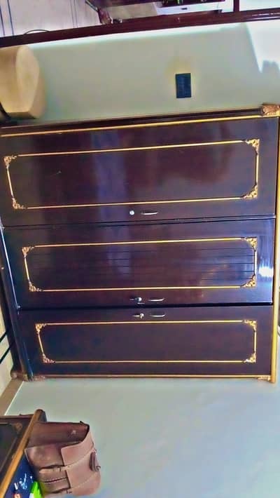 bed wardrobe dressing table 2said table
