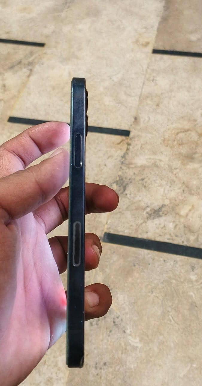 Apple iPhone 12 5