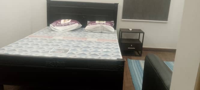 1KANAL 1ROOM FURNISHED Only FOR BOY IN DHA PHASE 1