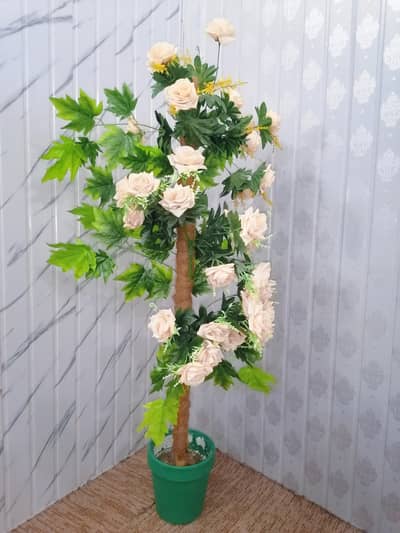 Artificial Rose Tree - Cream Roses with green Learves  - Excellent