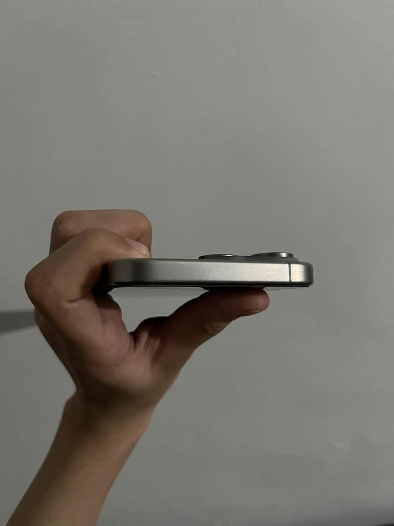 iphone 15 Pro max 4