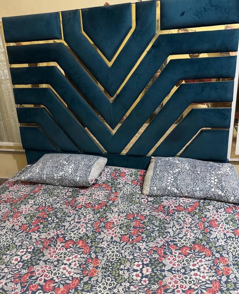 Double bed 0
