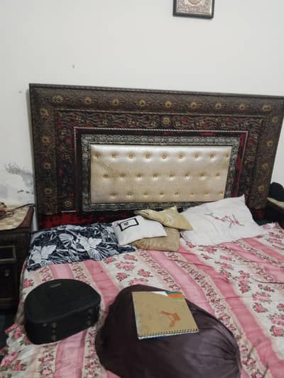 bed set ha pura with side tables read discription