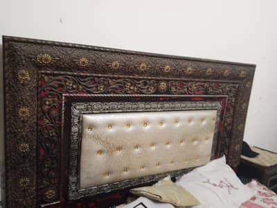 bed set ha pura with side tables read discription