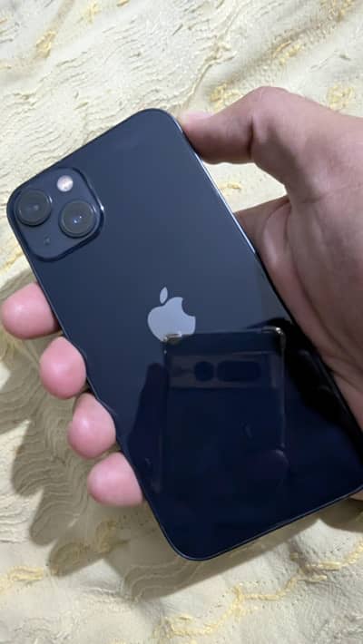 Apple iPhone 13