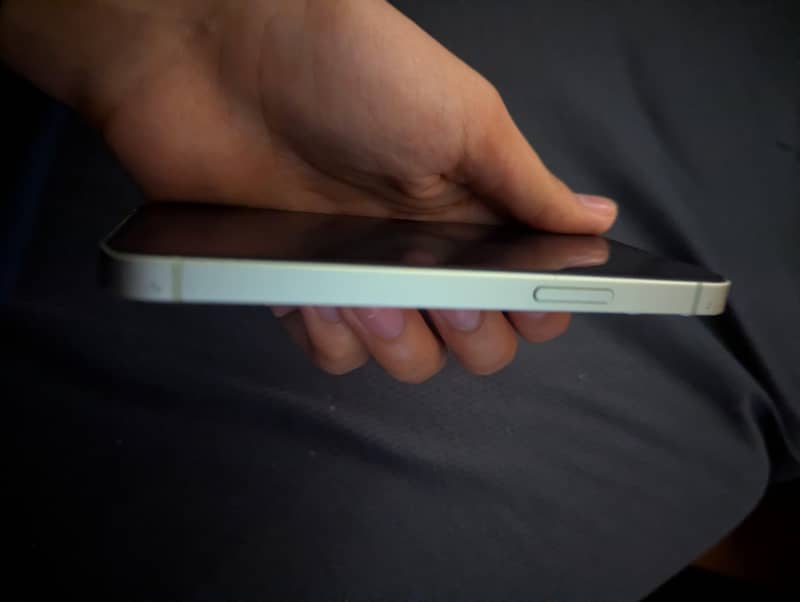Apple iPhone 12 mini 6