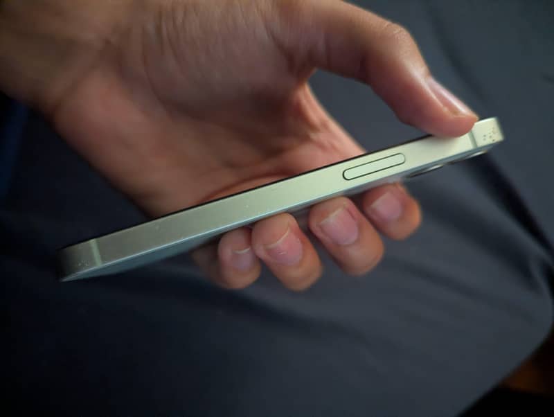 Apple iPhone 12 mini 10