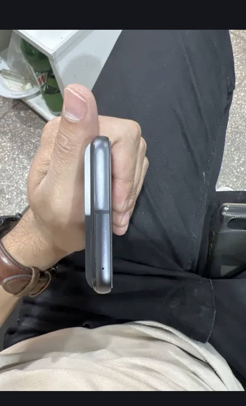 Google Pixel 8 2