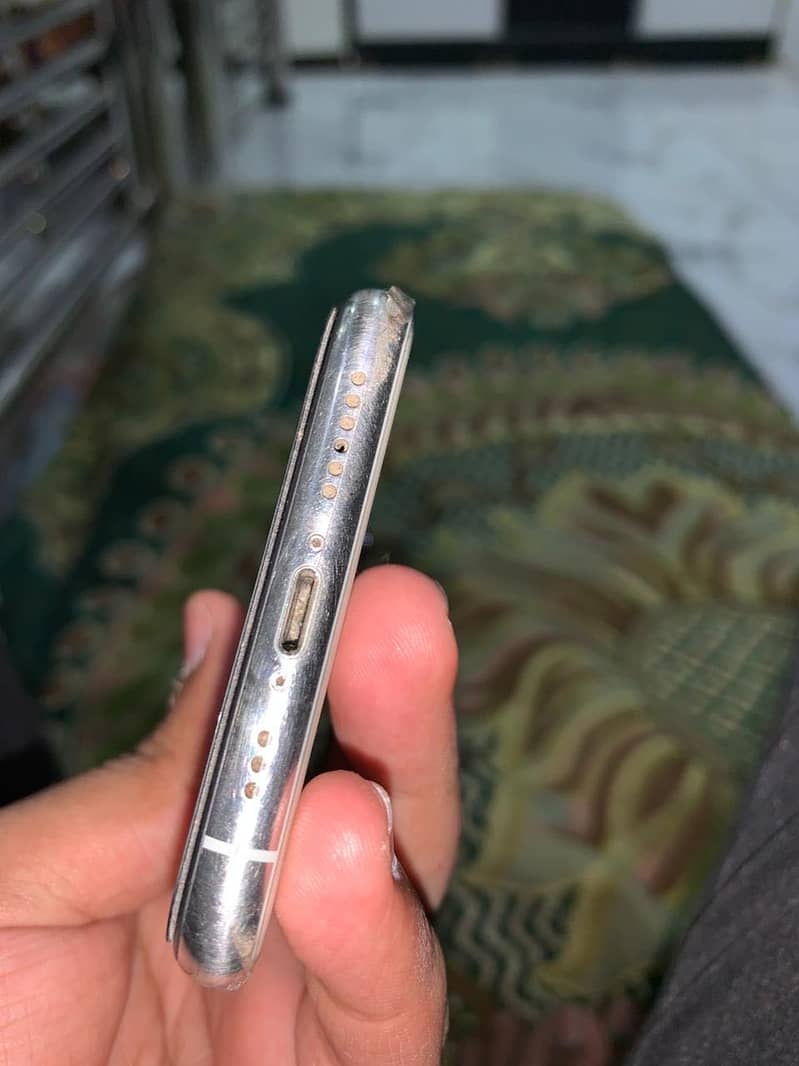 Apple iPhone 11 Pro 2