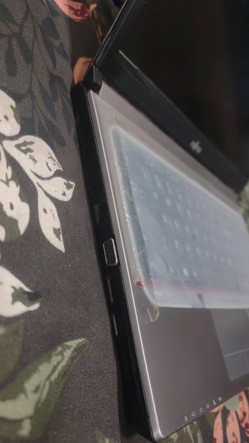 Fajitsu core i5 3rd generation 2